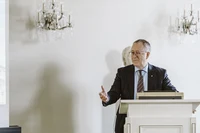 Unirektor Prof. Dr. Dr. h. c. Michael Hoch